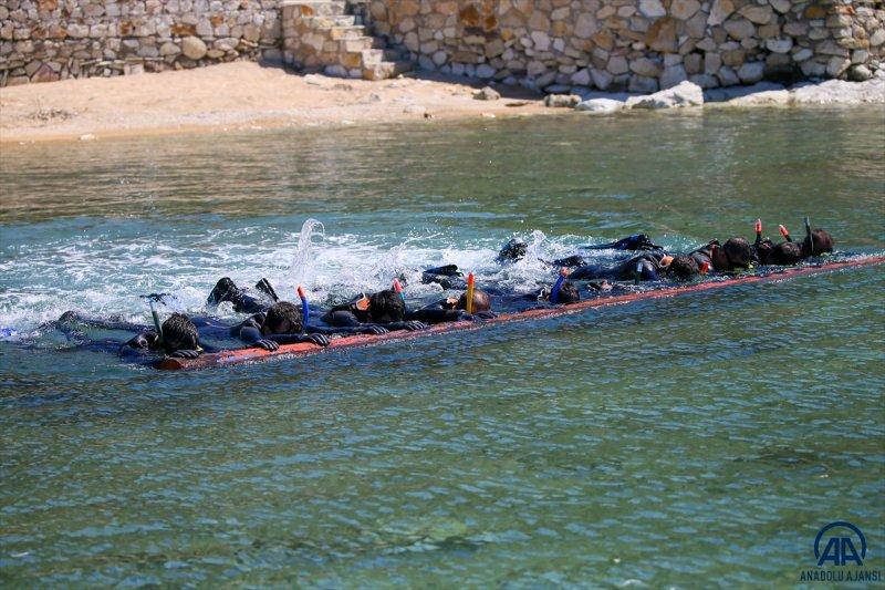 Seçkin komandoların zorlu eğitimi