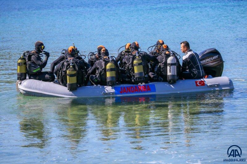 Seçkin komandoların zorlu eğitimi