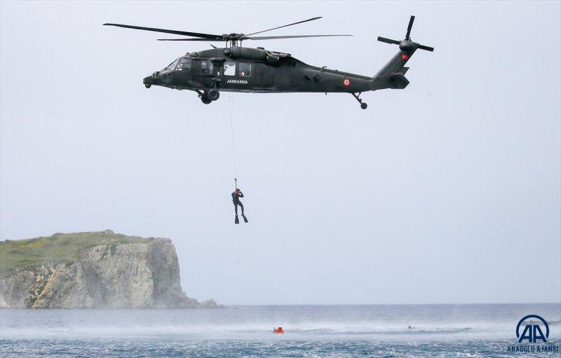 Seçkin komandoların zorlu eğitimi