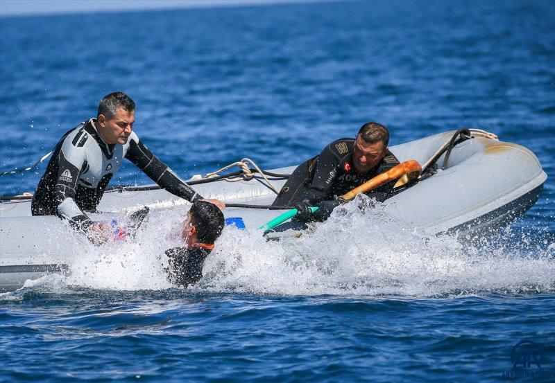 Seçkin komandoların zorlu eğitimi