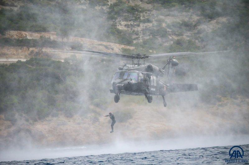 Seçkin komandoların zorlu eğitimi