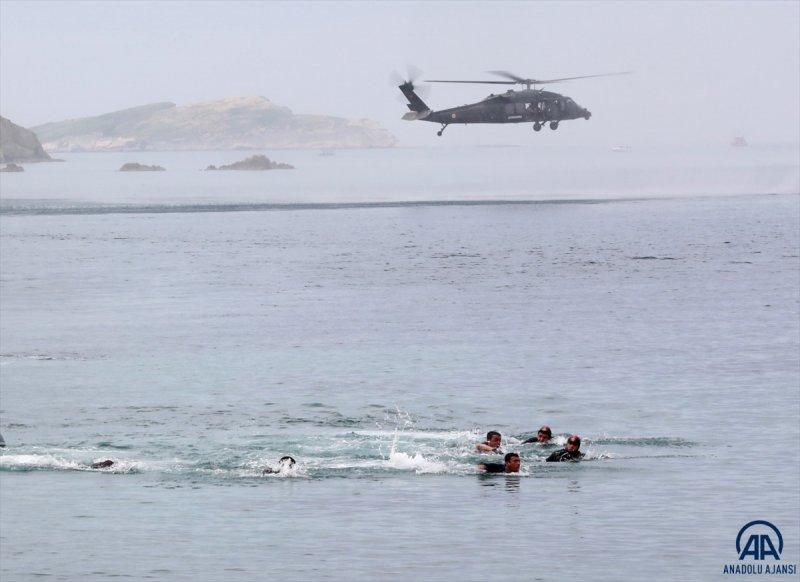 Seçkin komandoların zorlu eğitimi
