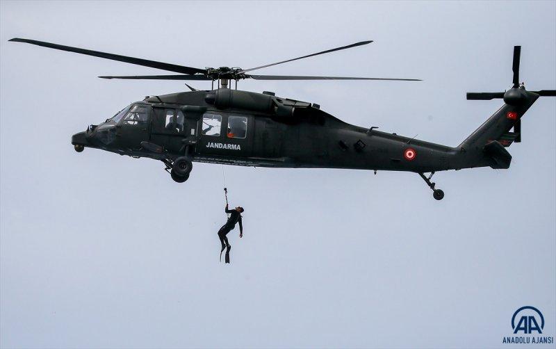 Seçkin komandoların zorlu eğitimi