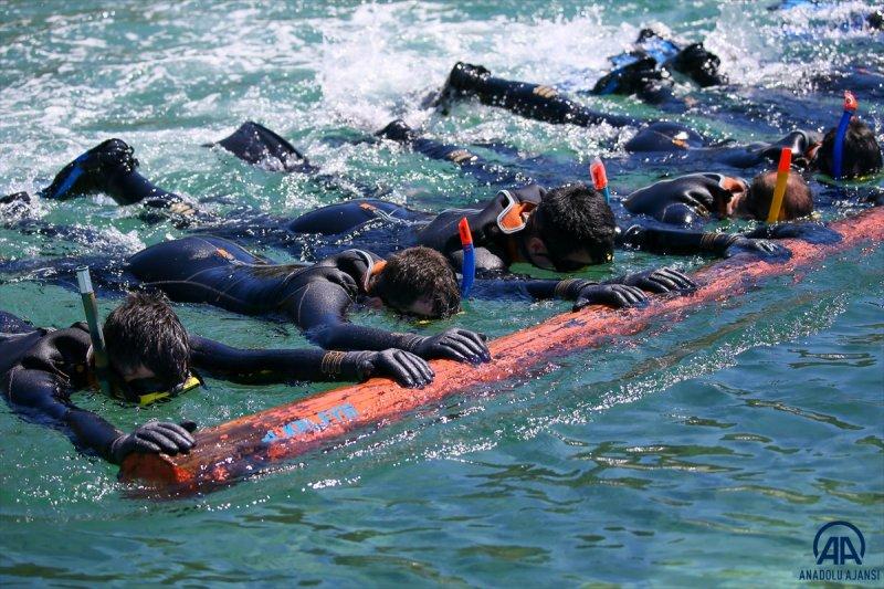 Seçkin komandoların zorlu eğitimi