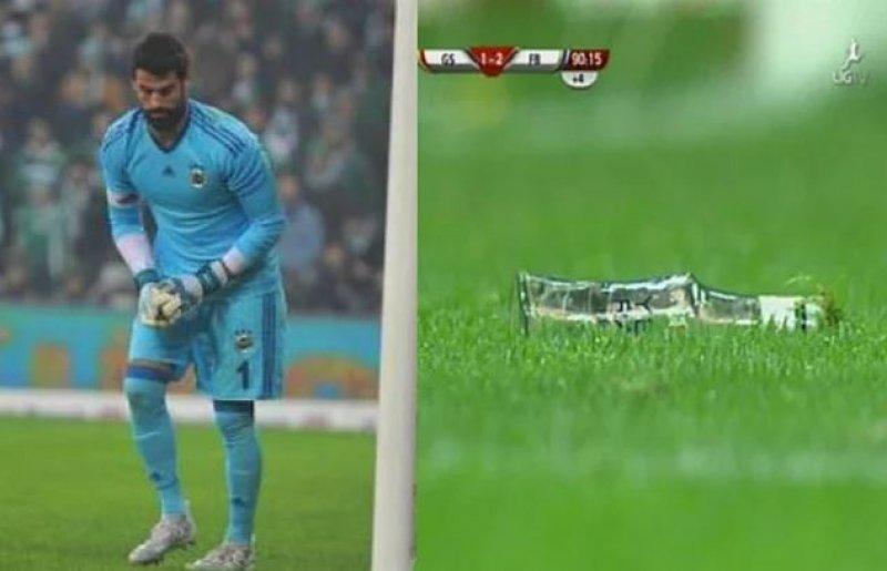 Volkan Demirel'e fırlatılan maddeler