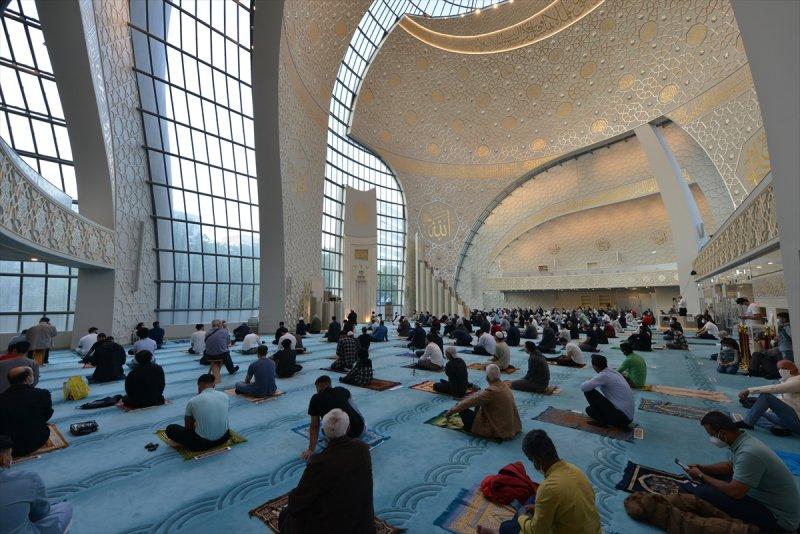 Dünyada Kurban Bayramı kutlamaları