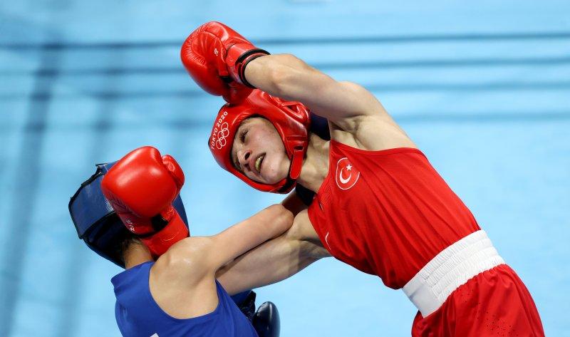 Milli boksör Buse Naz Çakıroğlu Tokyo'da finalde