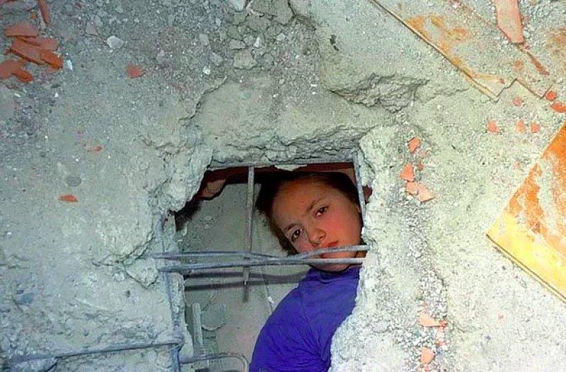 Gölcük Depremi'nin 22'nci yıl dönümü 