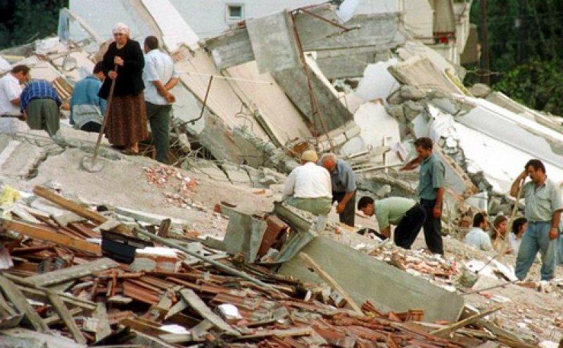 Gölcük Depremi'nin 22'nci yıl dönümü 