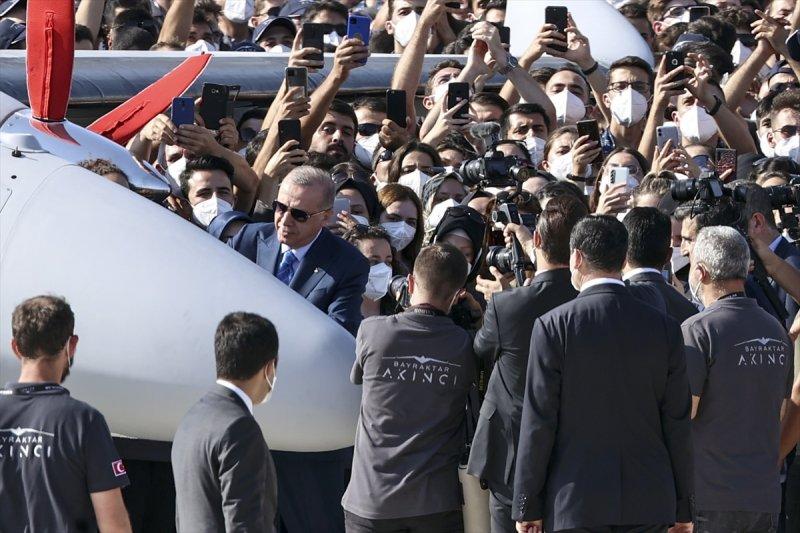 AKINCI TİHA, TSK'ya teslim edildi