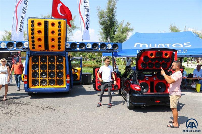 Modifiye araç tutkunları Tekirdağ'da bir araya geldi 