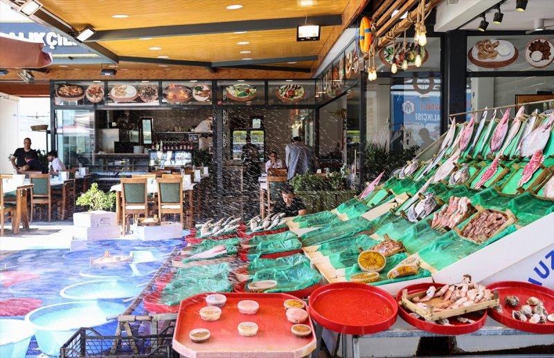 Balıklar, tezgahlardaki yerlerini aldı