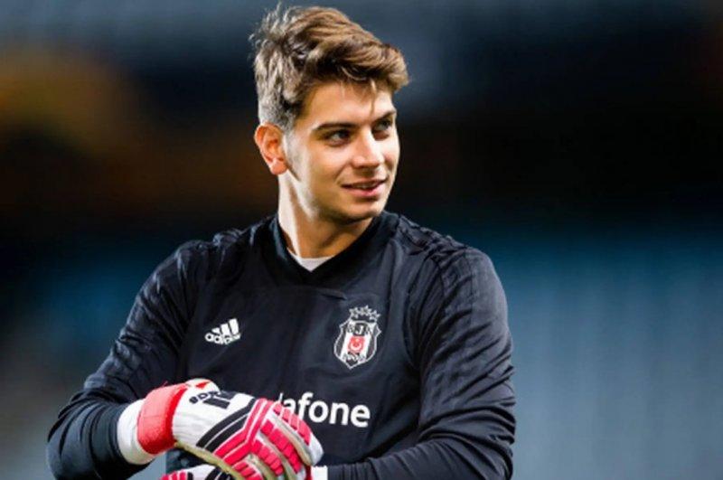 4 büyüklerden giden oyuncular