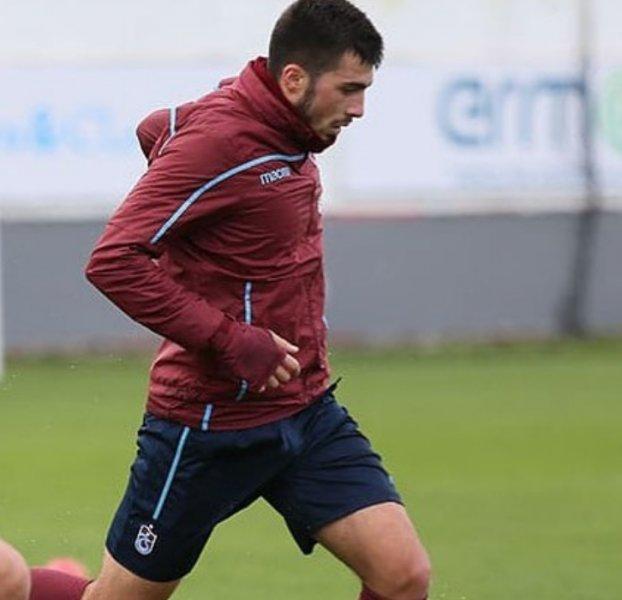 4 büyüklerden giden oyuncular