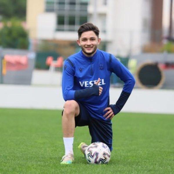 4 büyüklerden giden oyuncular