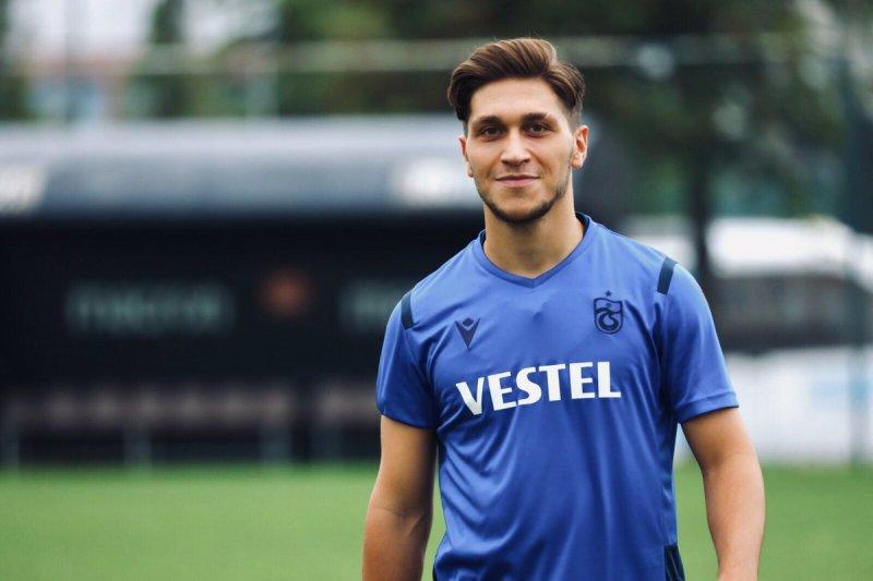 4 büyüklerden giden oyuncular