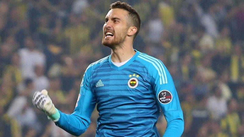 4 büyüklerden giden oyuncular