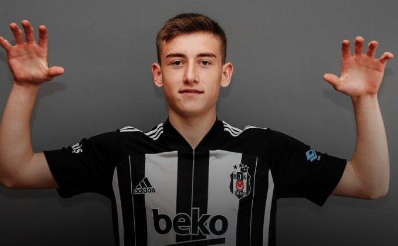 4 büyüklerden giden oyuncular