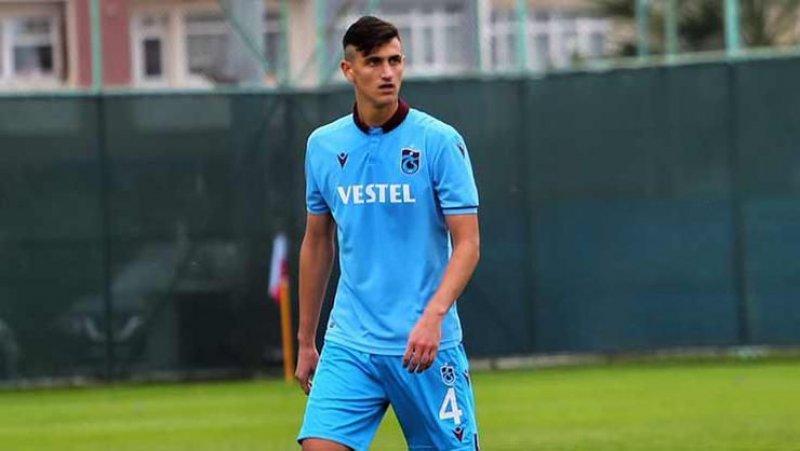 4 büyüklerden giden oyuncular