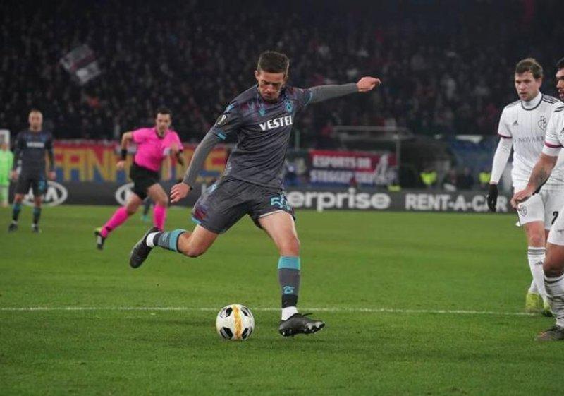 4 büyüklerden giden oyuncular