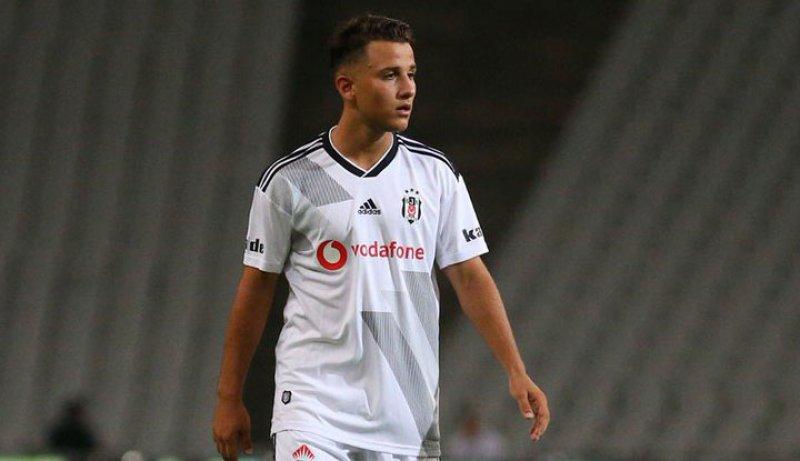 4 büyüklerden giden oyuncular