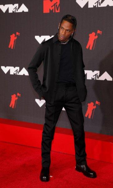 MTV Müzik Ödülleri'nde kırmızı halı şıklığı