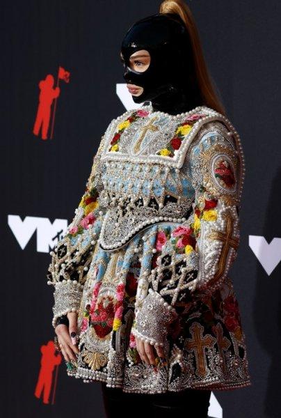 MTV Müzik Ödülleri'nde kırmızı halı şıklığı