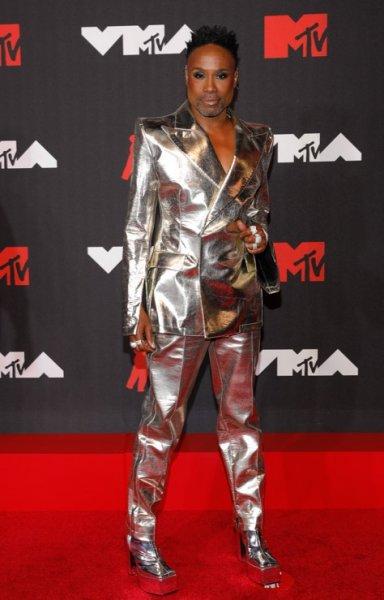 MTV Müzik Ödülleri'nde kırmızı halı şıklığı