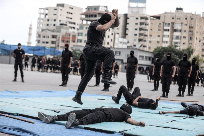 Gazze'de  'Ulusun Kalkanı Alayı' töreni düzenlendi