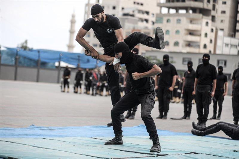 Gazze'de  'Ulusun Kalkanı Alayı' töreni düzenlendi