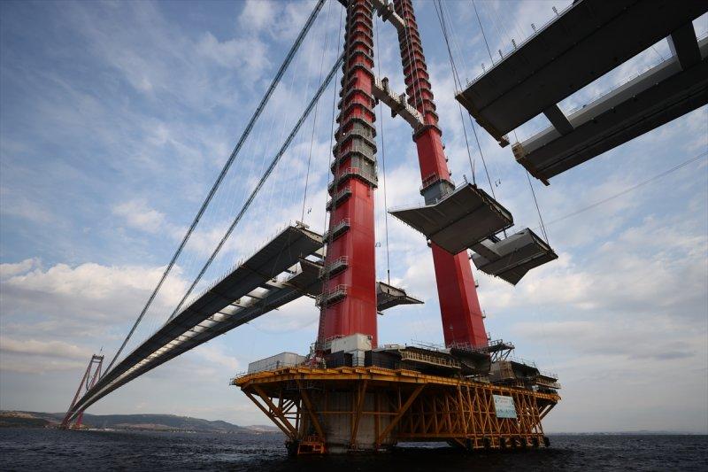 '1915 Çanakkale Köprüsü' 318 metre yükseklikten görüntülendi