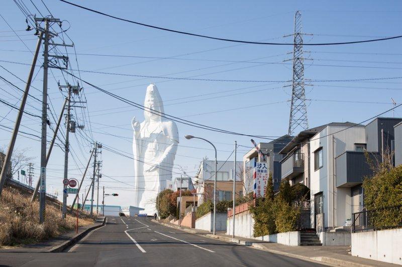 100 metrelik Japon işi heykel: Sendai Daikannon