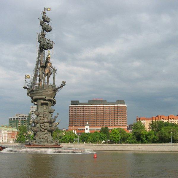 Moskova'da istenmeyen heykel: Büyük Peter