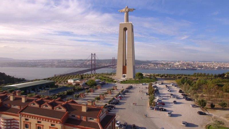 Portekiz'in savaştan kurtuluş heykeli: Cristo Rei