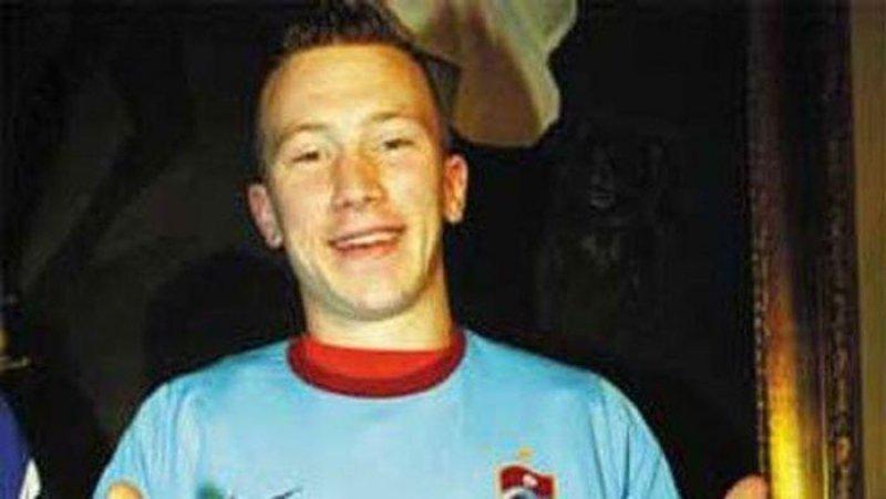 4 büyüklerde forma giymeden giden futbolcular