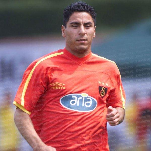 4 büyüklerde forma giymeden giden futbolcular