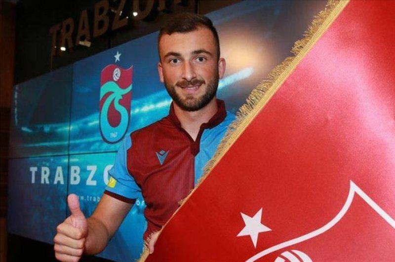 4 büyüklerde forma giymeden giden futbolcular