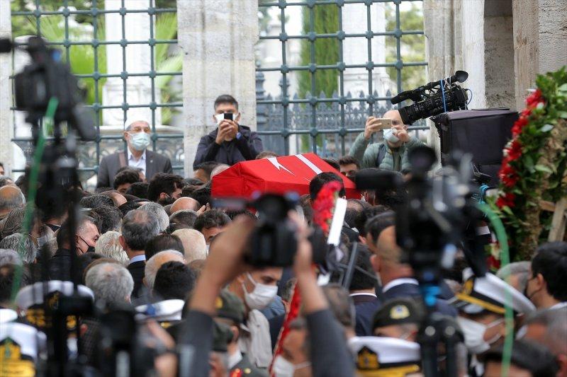 SİHA'ların öncü ismi Özdemir Bayraktar'a veda