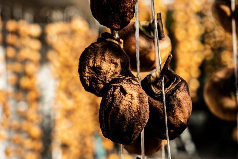 Cennet elmaları kurutularak bir mahalleyi geçindiriyor