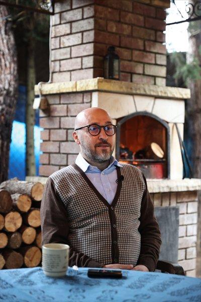 Sokaktan kurtardığı onlarca hayvan için İstanbul'dan köye taşındı