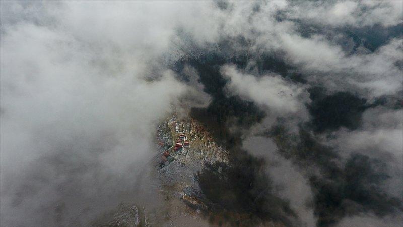 Düzce'de 1830 rakımlı Kardüz Yaylası'na kar yağdı