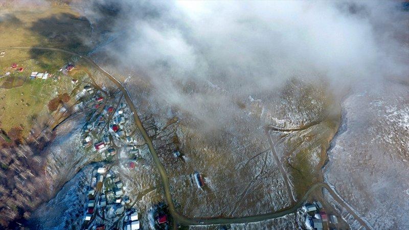 Düzce'de 1830 rakımlı Kardüz Yaylası'na kar yağdı