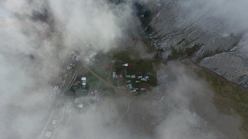 Düzce'de 1830 rakımlı Kardüz Yaylası'na kar yağdı