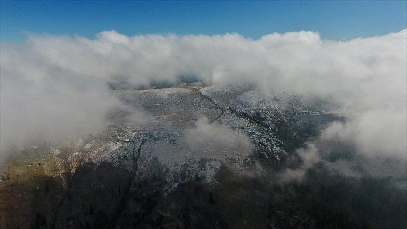 Düzce'de 1830 rakımlı Kardüz Yaylası'na kar yağdı