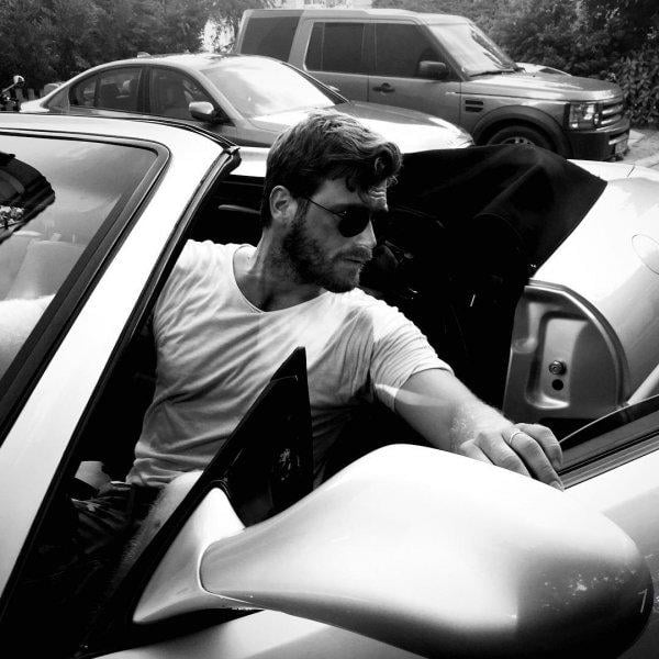 Kız kardeşiyle hayran bırakan Kıvanç Tatlıtuğ'un sosyal medya paylaşımları