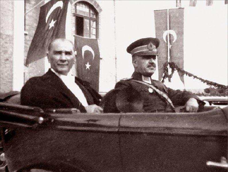 Fotoğraflarla Atatürk 