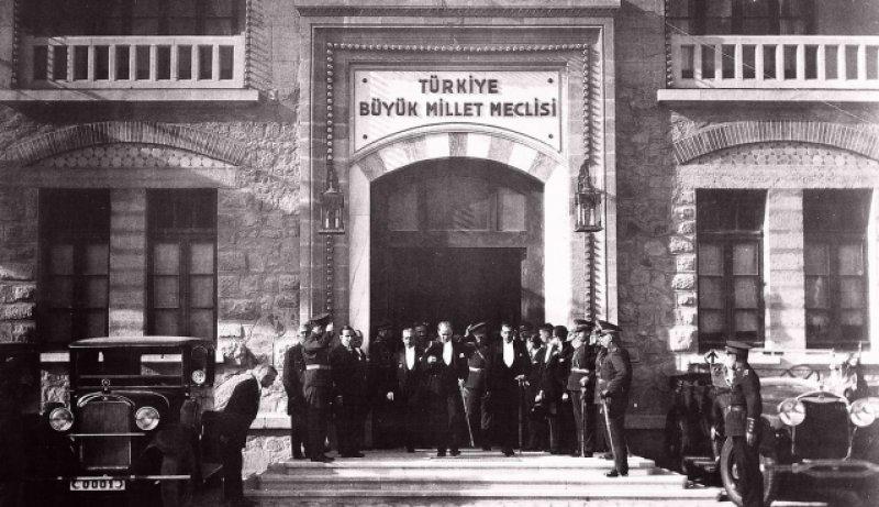 Fotoğraflarla Atatürk 