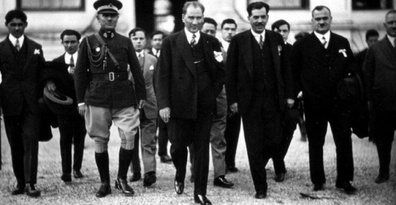 Fotoğraflarla Atatürk 