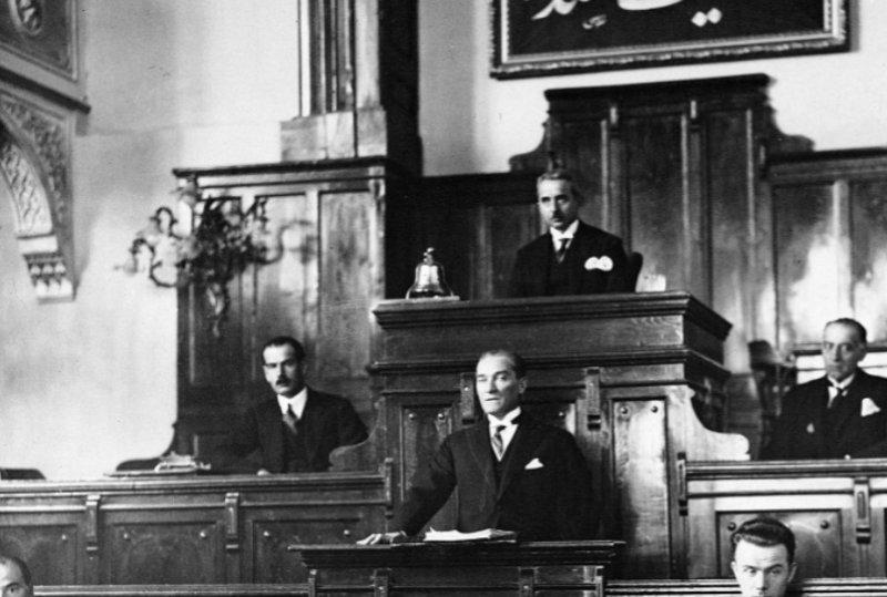 Fotoğraflarla Atatürk 