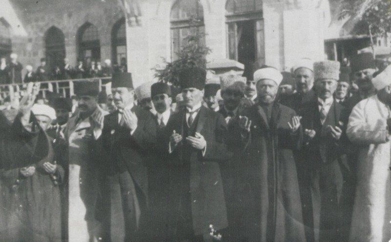 Fotoğraflarla Atatürk 